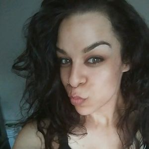 Meet your Posher, Corrinne